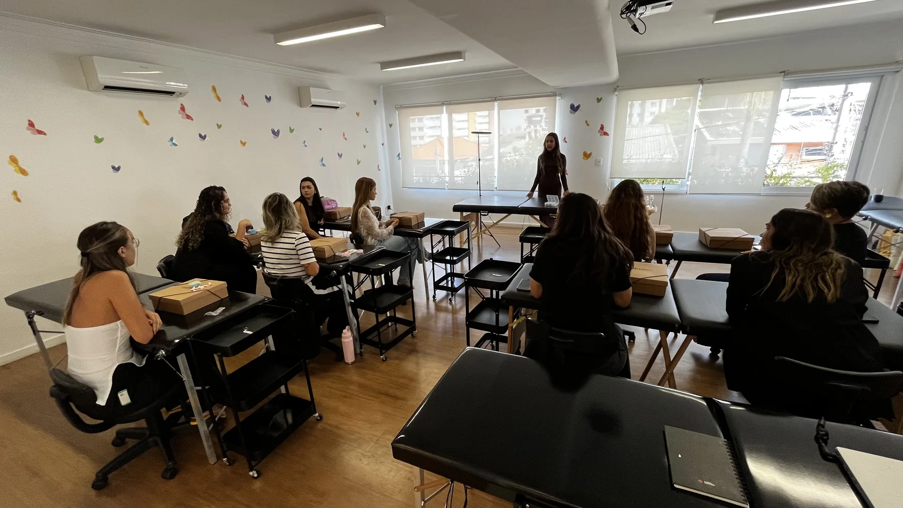 Sala preparada para o treinamento presencial